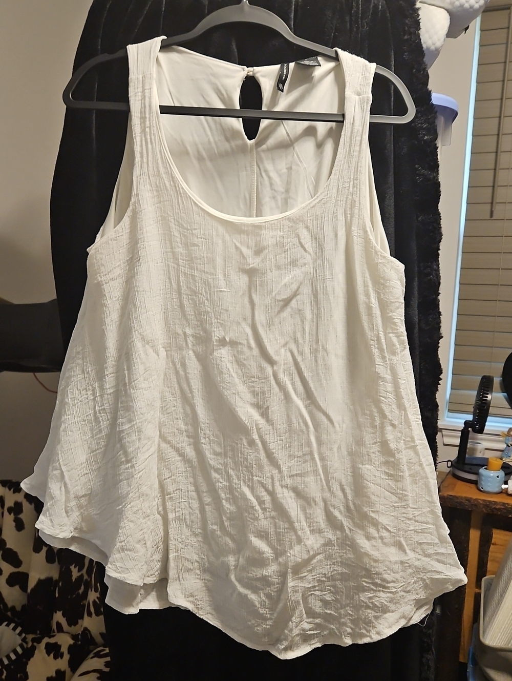 new directions White Sleeveless Scoop Neck Tank Top